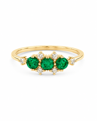 Anillo 3 esmeraldas en y diamantes naturales en oro 14k