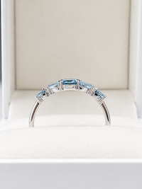 Anillo aguamarina gotas en oro blanco 14k
