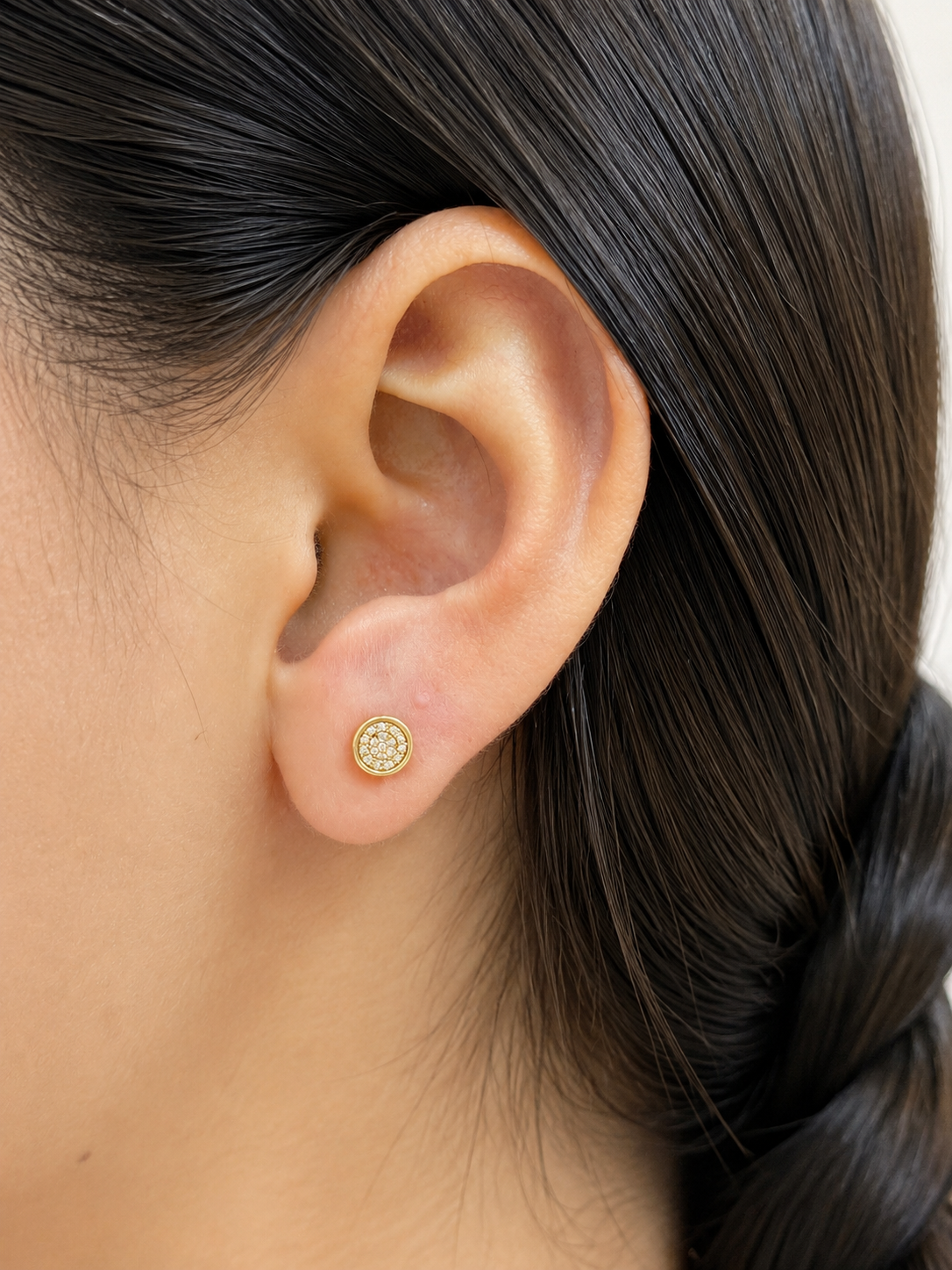 Aretes circular de diamantes en oro 10k