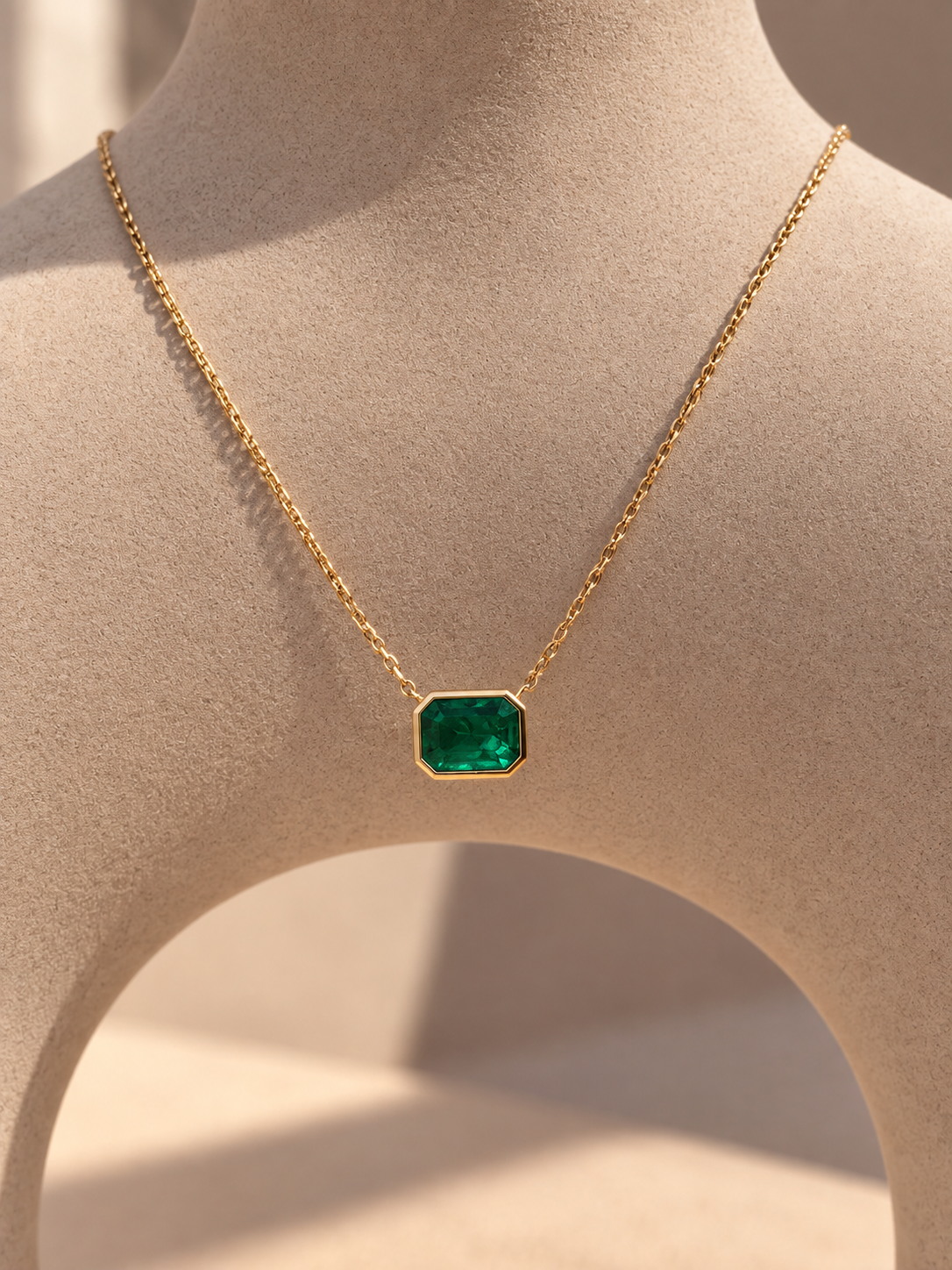 Gargantilla De Esmeralda En Oro 18k