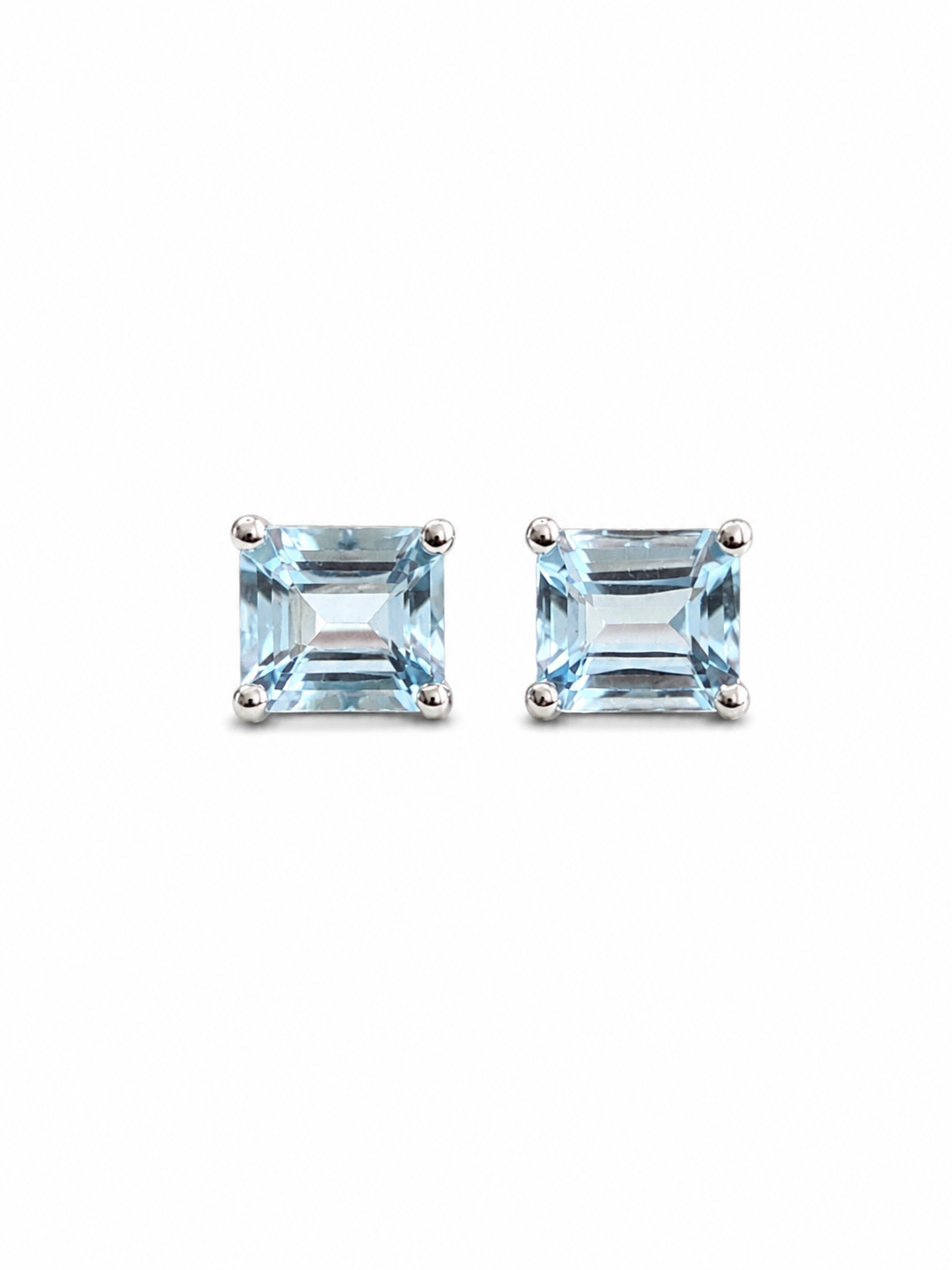Arete de aguamarina en oro 14k