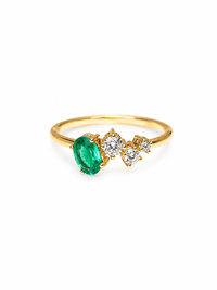 Anillo de esmeralda oval con 3 diamantes en oro 14k