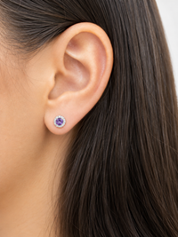 Arete de amatista con halo de diamantes en oro blanco 14k