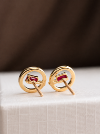 Arete de rubí con diamantes naturales en oro 14k