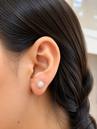 Aretes de perla con halo de diamantes en oro 14k