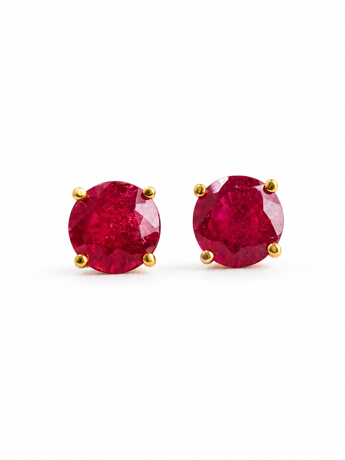 Arete de rubí en oro 14k