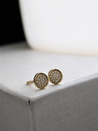 Aretes circular de diamantes en oro 10k