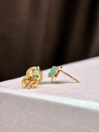Arete de esmeralda con halo de diamantes oro 14k
