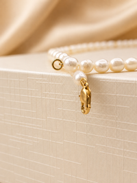 Collar de perla natural con broche oro 10k y bolitas gold filled