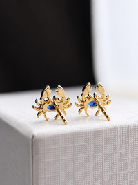 Arete cangrejo zafiro en oro 14k