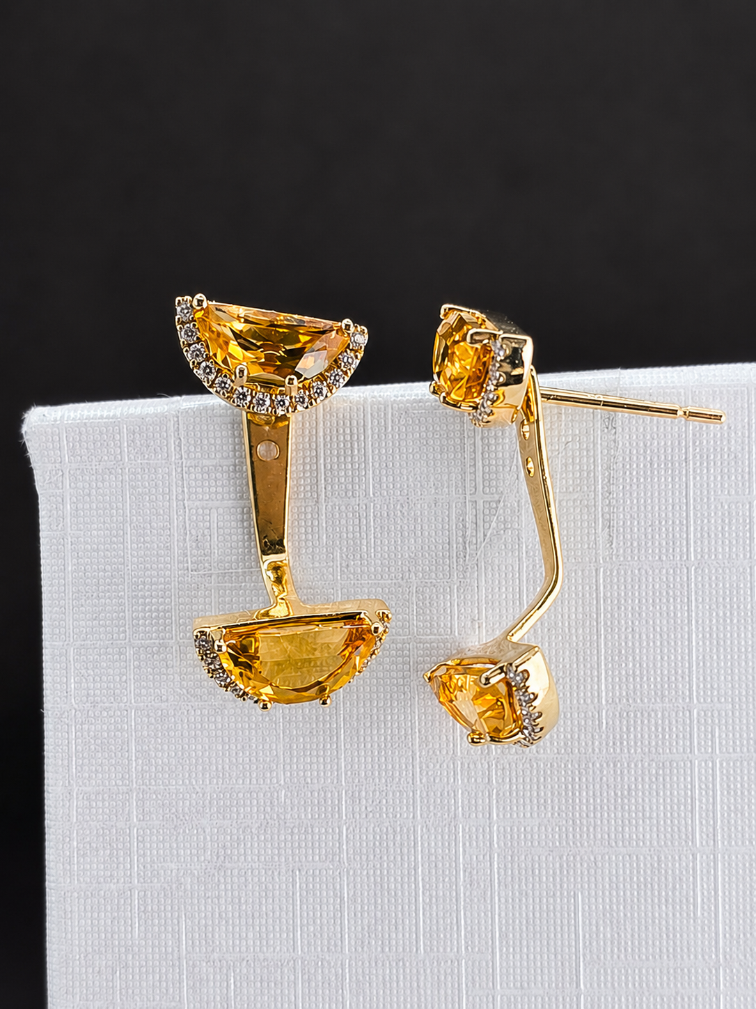 Arete de citrino con diamantes en oro 14k