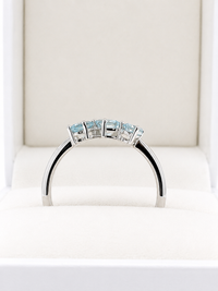 Anillo 3 aguamarina en oro blanco 14k