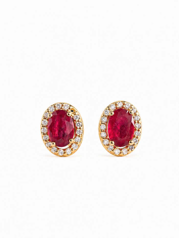Arete oval de rubí con halo de diamantes en oro 14k
